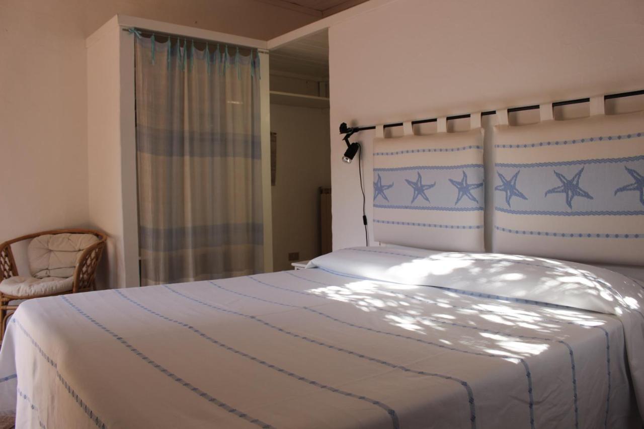 B&B Le Corti Di Aloa San Pantaleo Ngoại thất bức ảnh