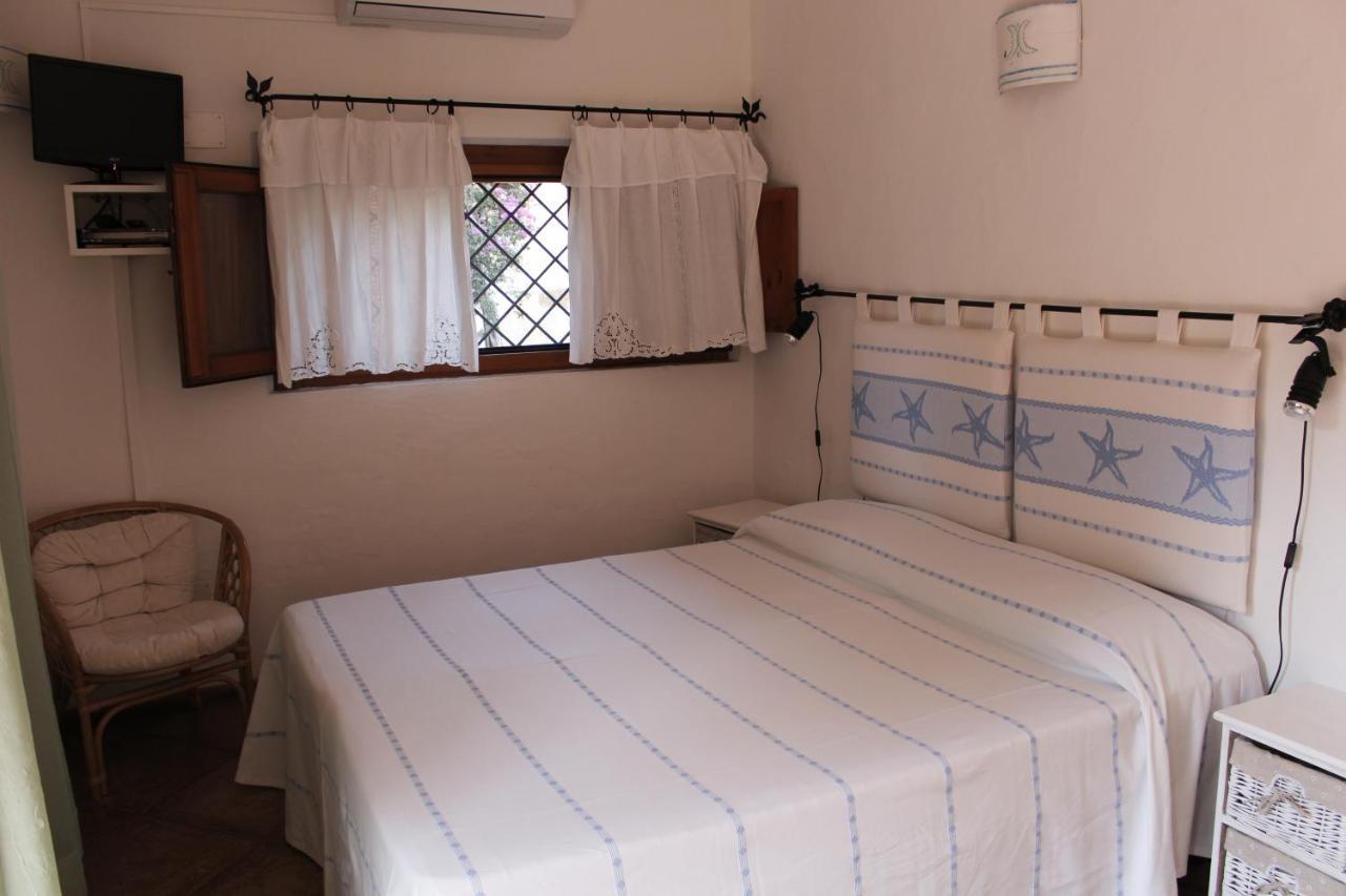 B&B Le Corti Di Aloa San Pantaleo Ngoại thất bức ảnh