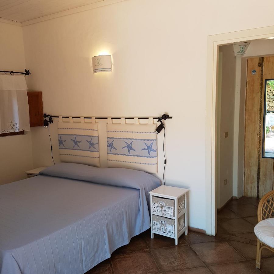 B&B Le Corti Di Aloa San Pantaleo Ngoại thất bức ảnh