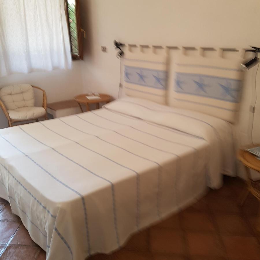 B&B Le Corti Di Aloa San Pantaleo Ngoại thất bức ảnh