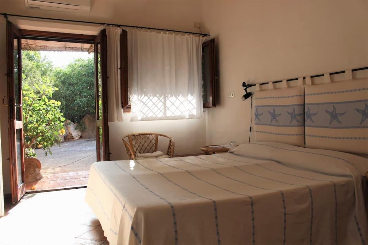 B&B Le Corti Di Aloa San Pantaleo Ngoại thất bức ảnh