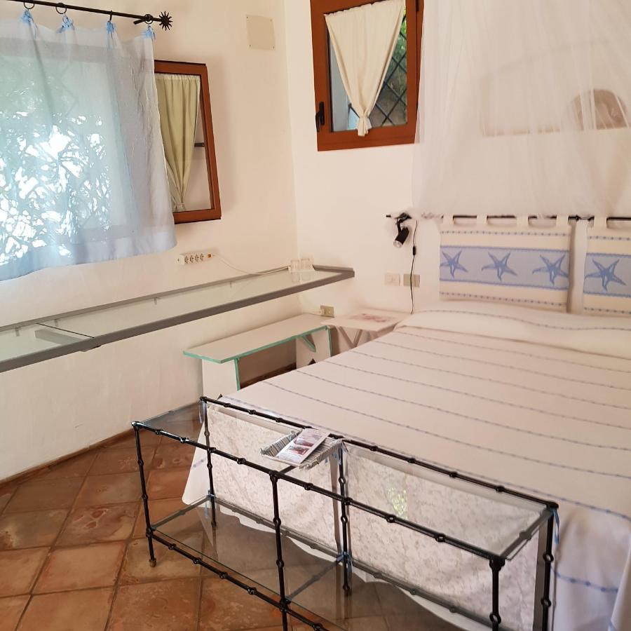 B&B Le Corti Di Aloa San Pantaleo Ngoại thất bức ảnh