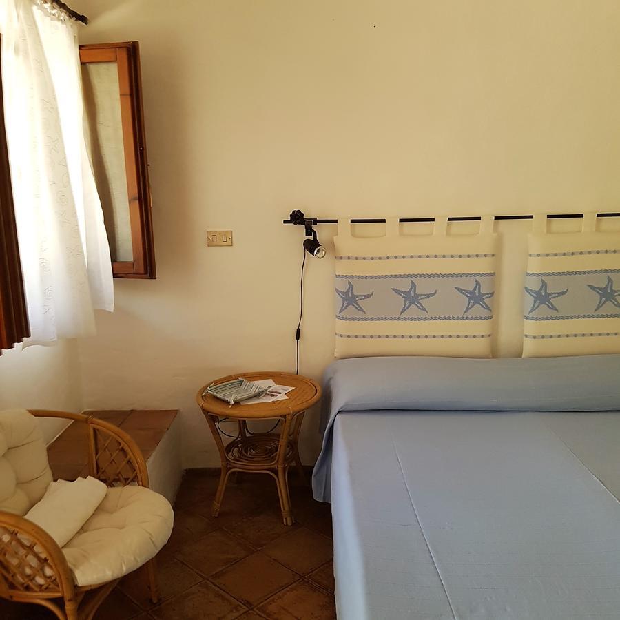 B&B Le Corti Di Aloa San Pantaleo Ngoại thất bức ảnh